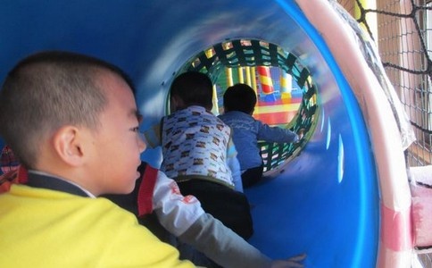 游乐设备厂家带你了解淘气堡与充气堡的区别何在 游乐设备厂家带你了解淘气堡与充气堡的区别何在